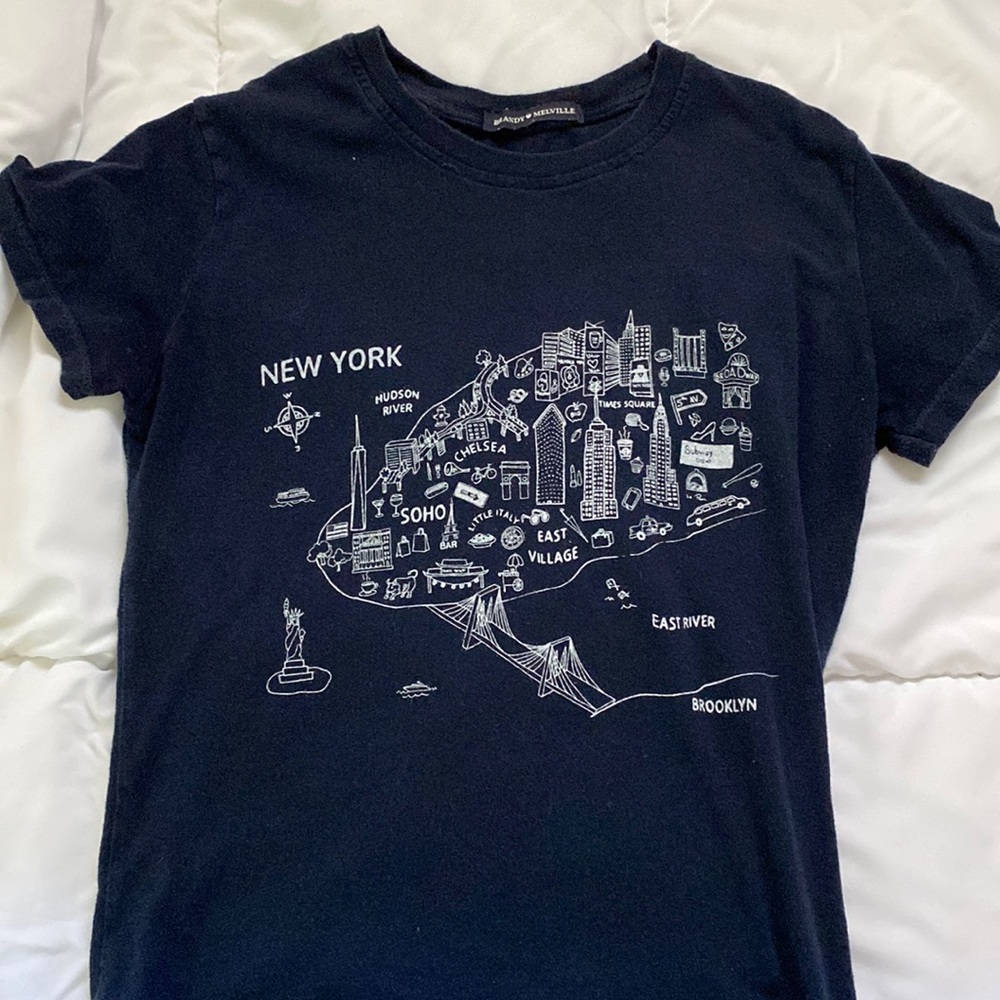 BRANDY MELVILLE shirt never worn